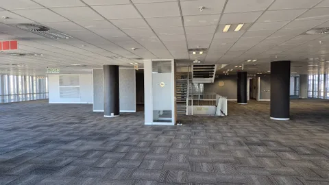 102 Rivonia Road, Sandton has a 899m² Office Space Available To Let (1)